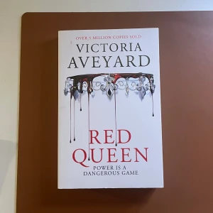 Red Queen - Perfekt för dig som gillar spännig och fantasy💕