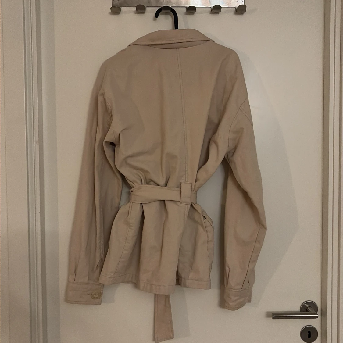 Beige overshirt från NLY Trend - 1