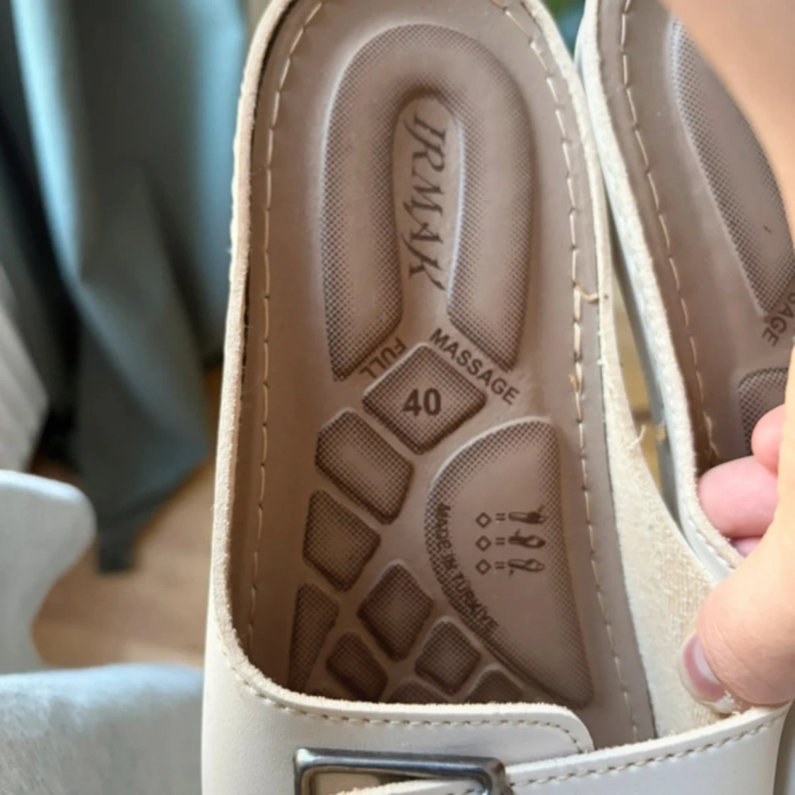 Beige sandaler med spänne från Prmax - 2