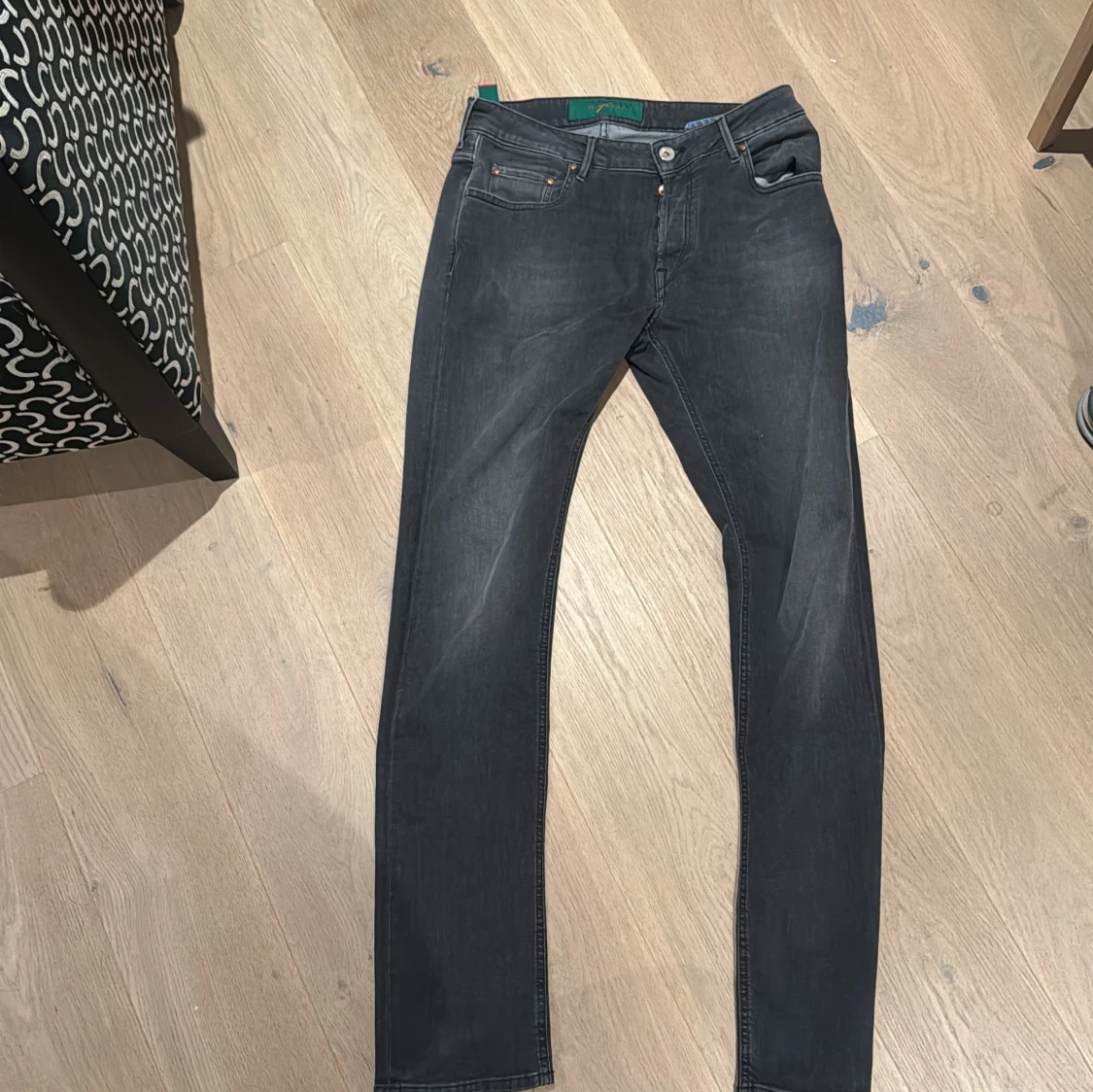 Handpicked svarta jeans, stl 33 Slim Fit - 2
