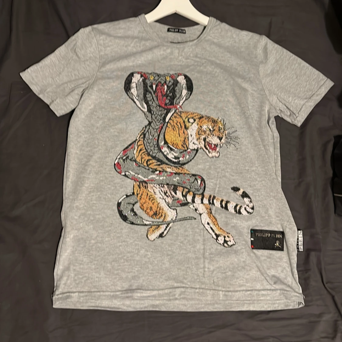 Grå Philipp Plein t-shirt med tiger och orm