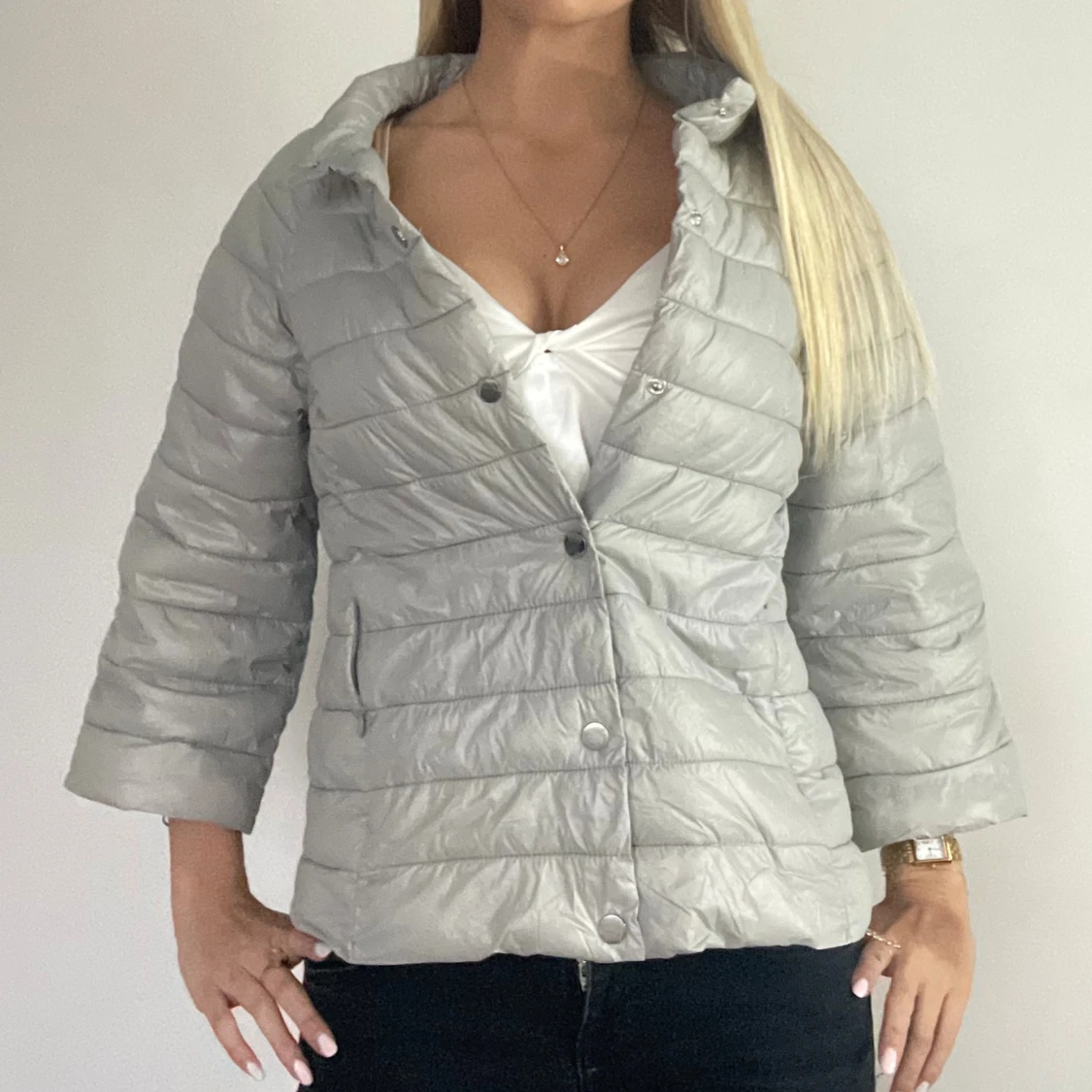 Grå Herno liknande jacka! 