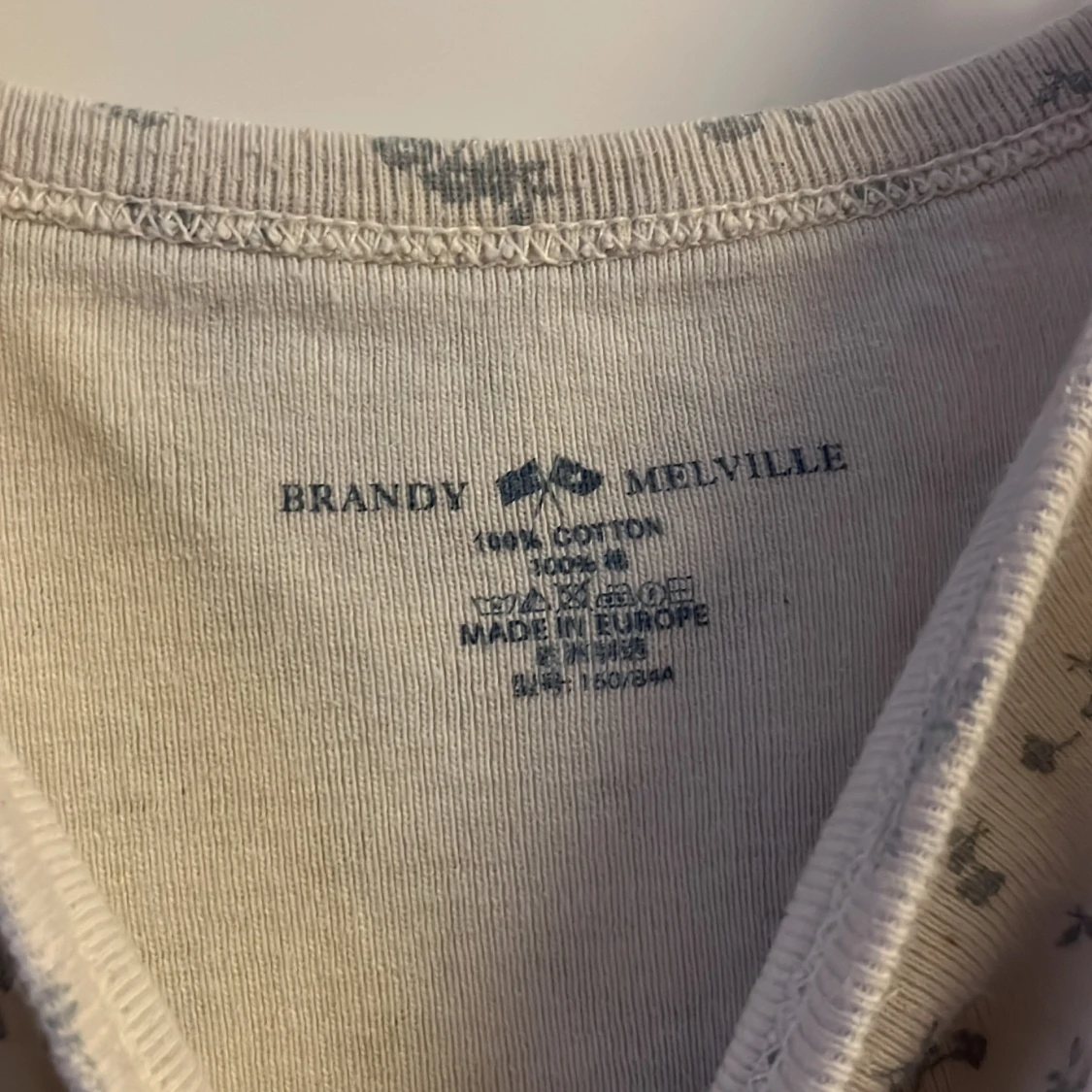 Blommig linnetopp från Brandy Melville - 1