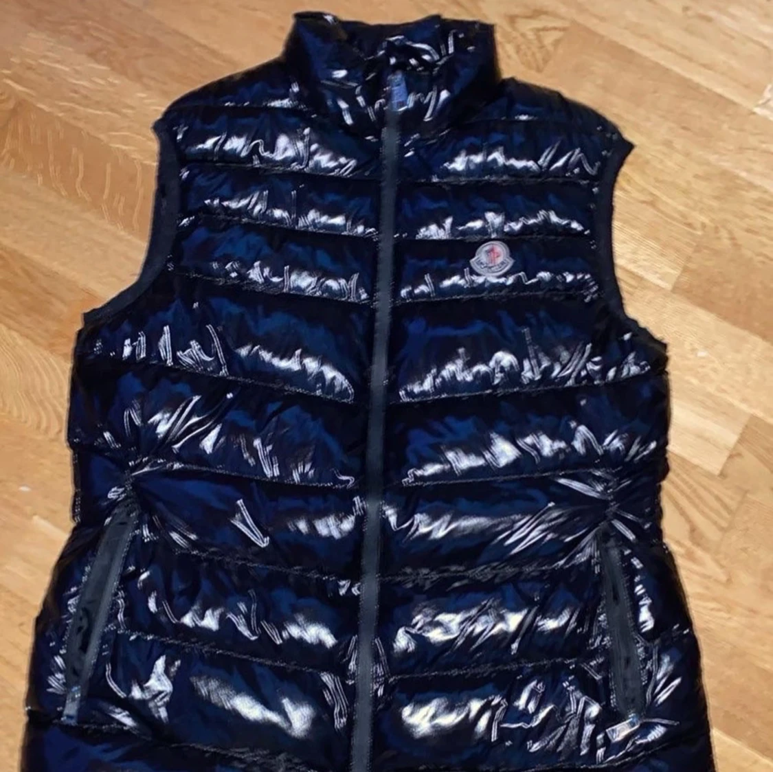 Mörkblå dunväst från Moncler