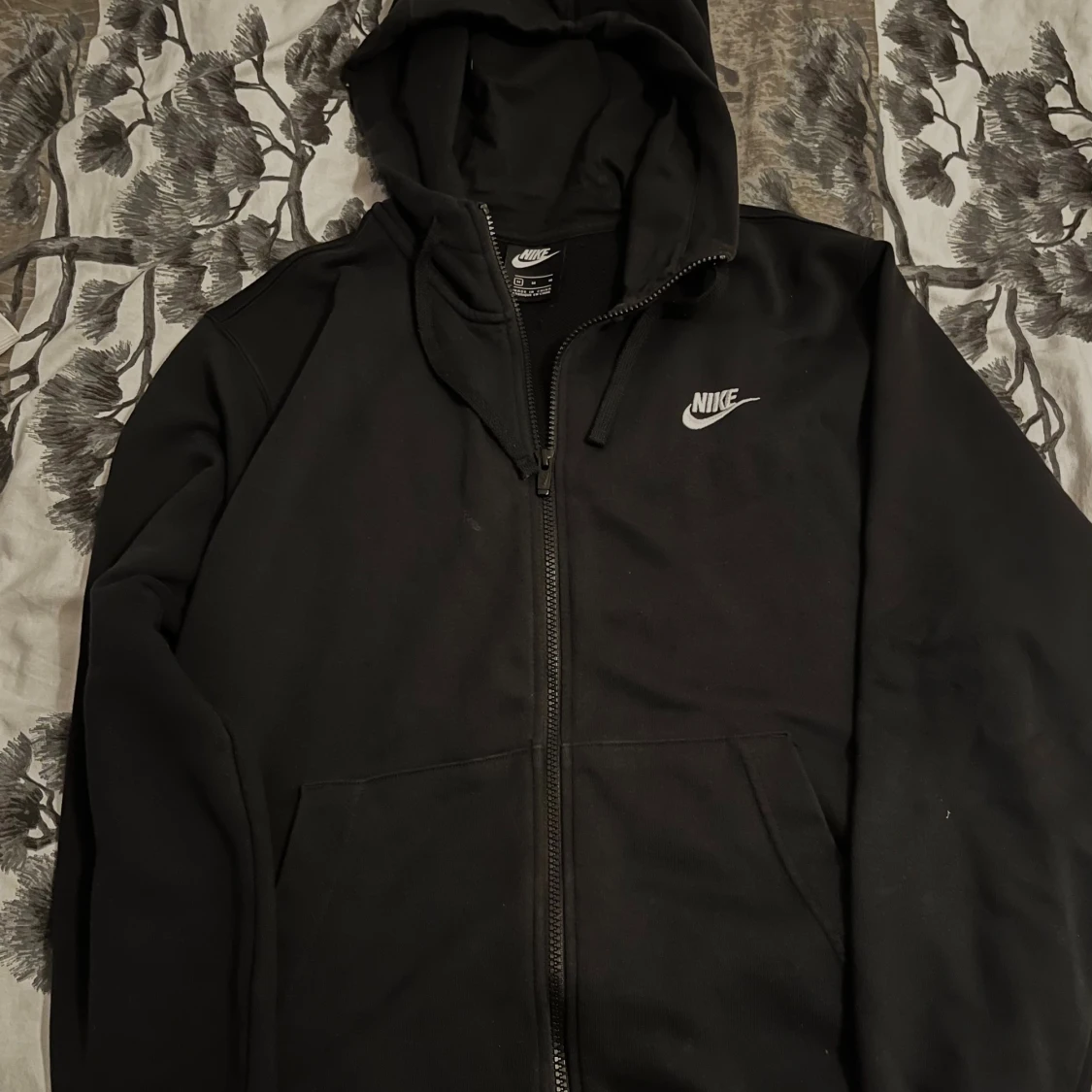 Svart Nike hoodie med dragkedja - 1