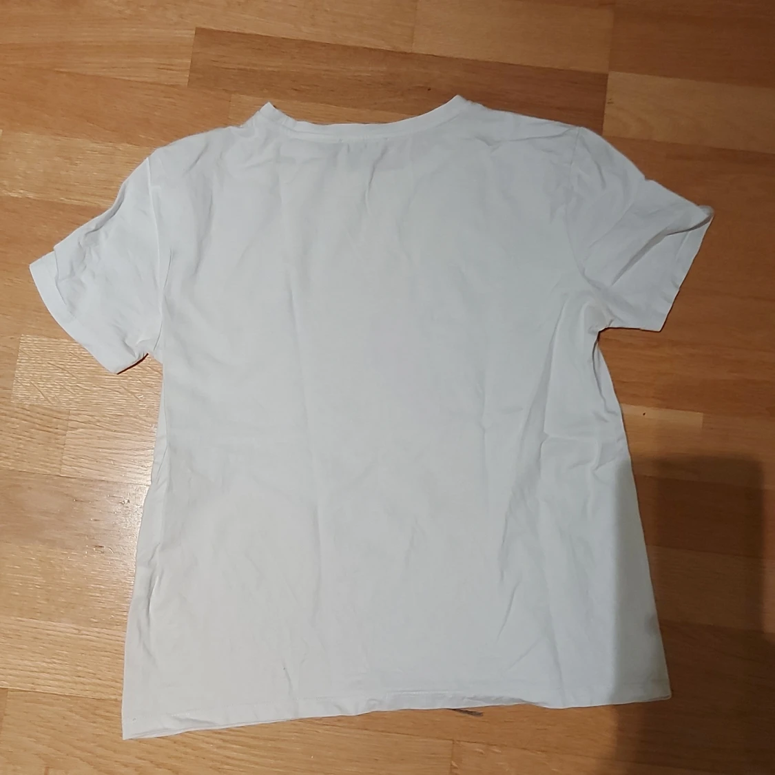 Vit t-shirt med leopardmönster från Zara - 2