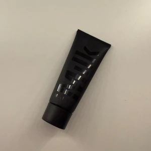 Milk makeup mattifying primer - Använd få gånger , säljer då jag har massa annat 