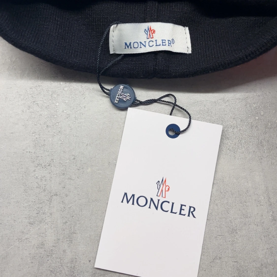 Moncler mössa med ränder - 3