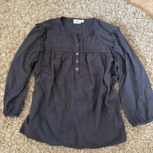 blus  - fin blus från st.tropez har jag för mig