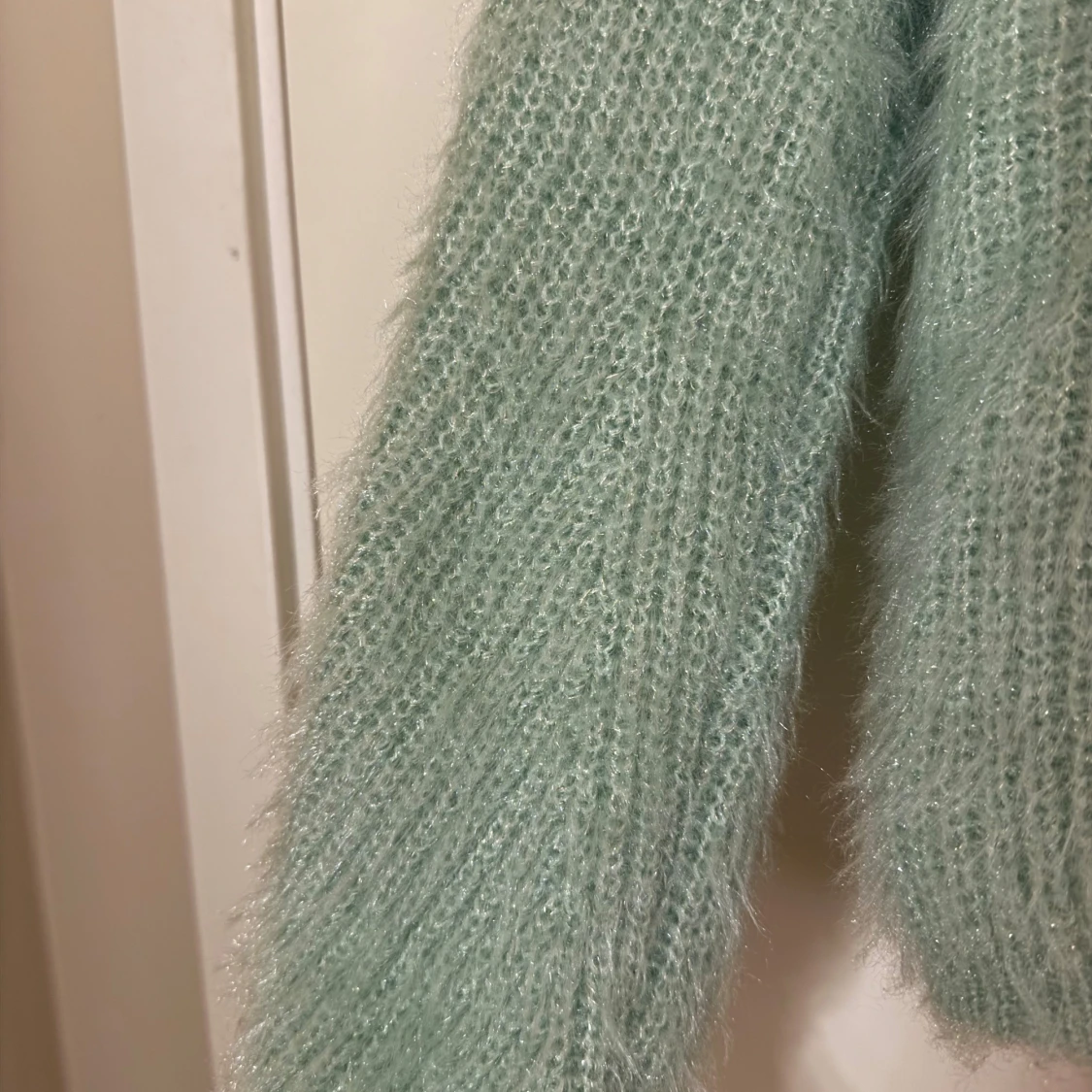 Fluffig stickad tröja  - 3