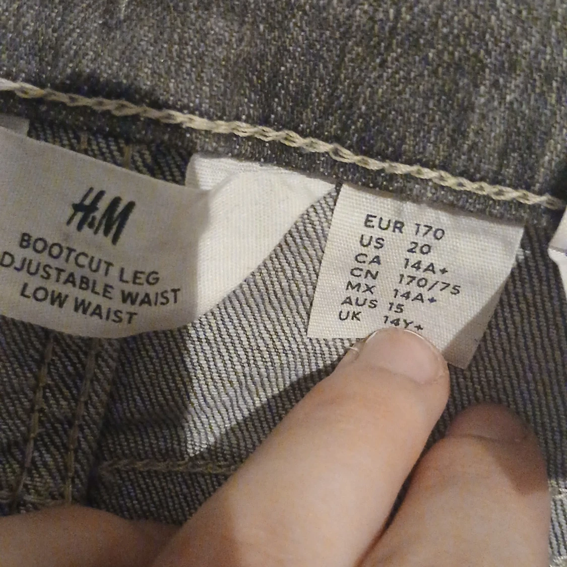 Grå bootcut jeans från H&M - 2