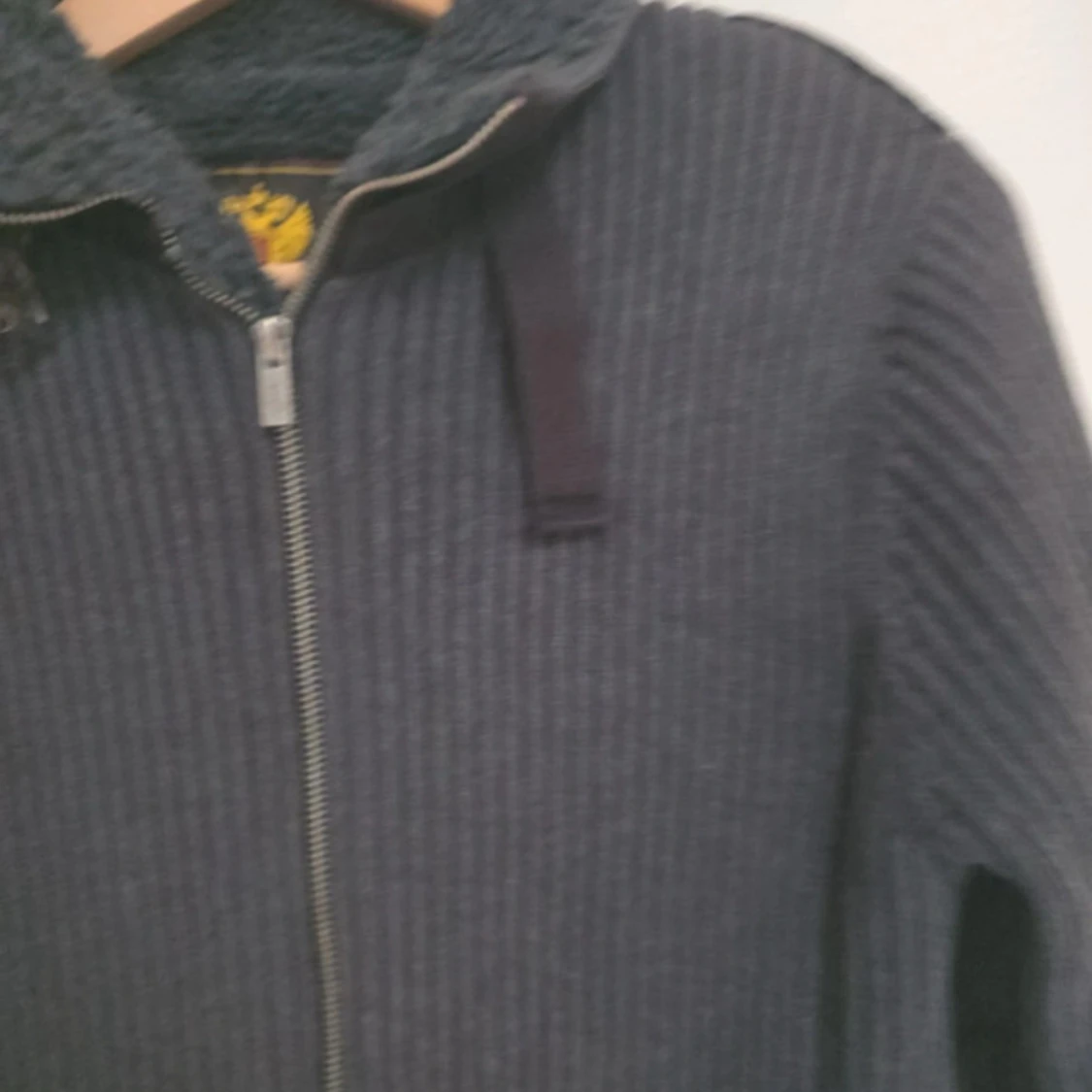 Mörkgrå teddyjacka/kofta från Selected - 1