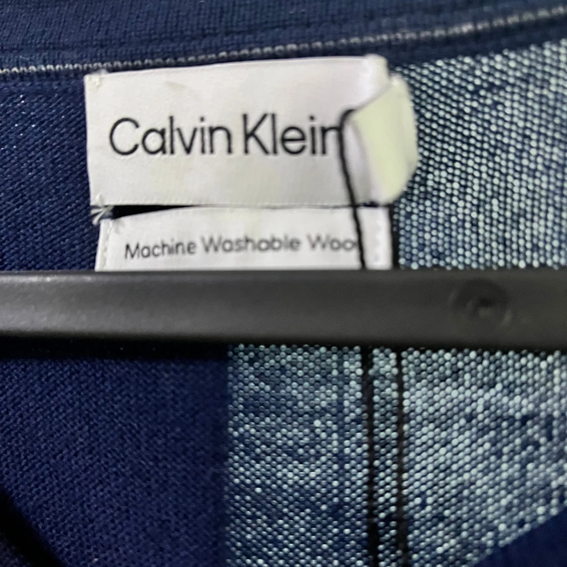 Mörkblå ulltröja från Calvin Klein - 1