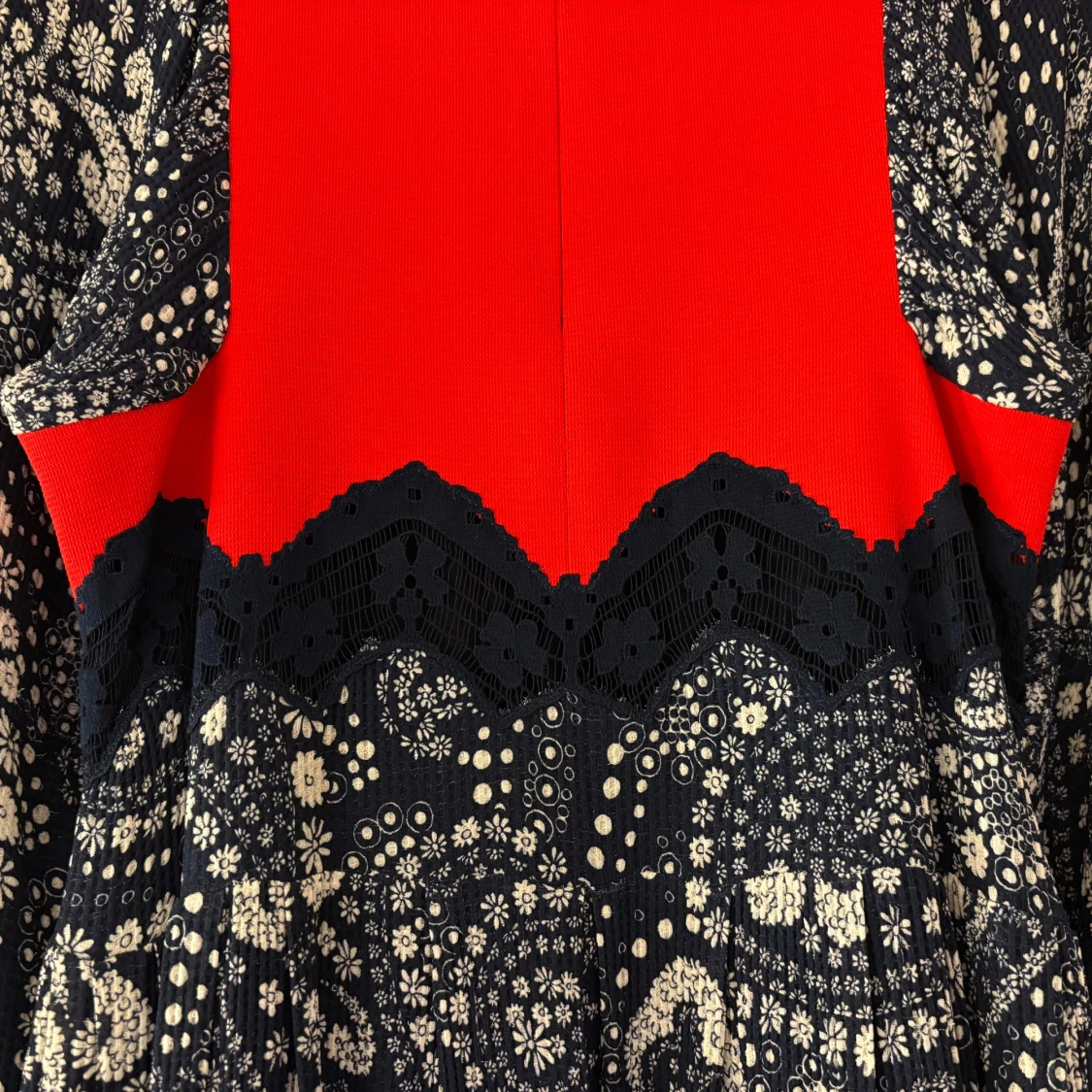 Chloé midilångklänning i viskos med spets och mönster - 3