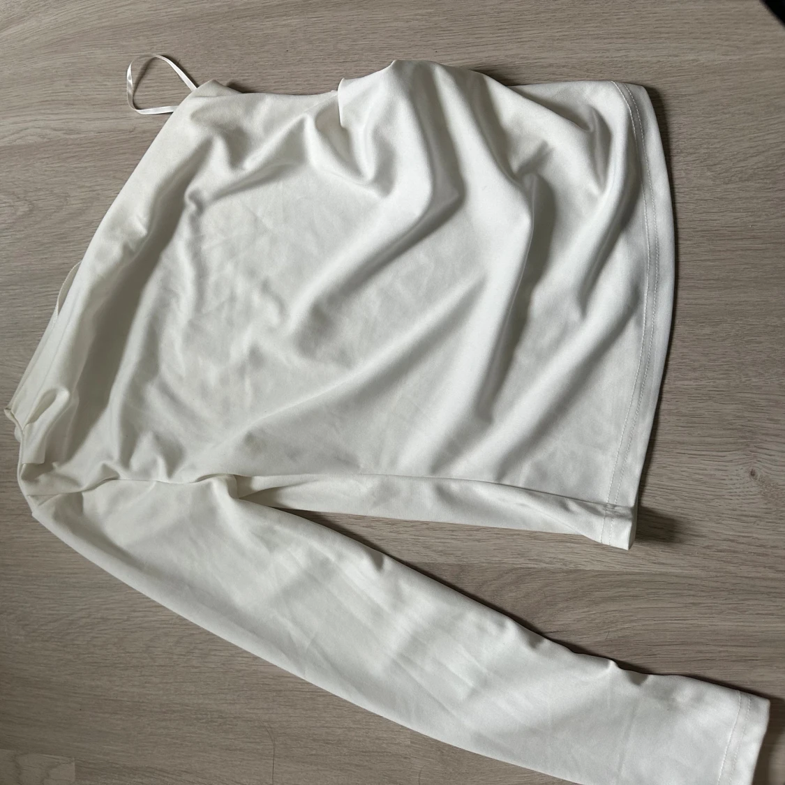 Vit one shoulder topp med lång ärm - 3