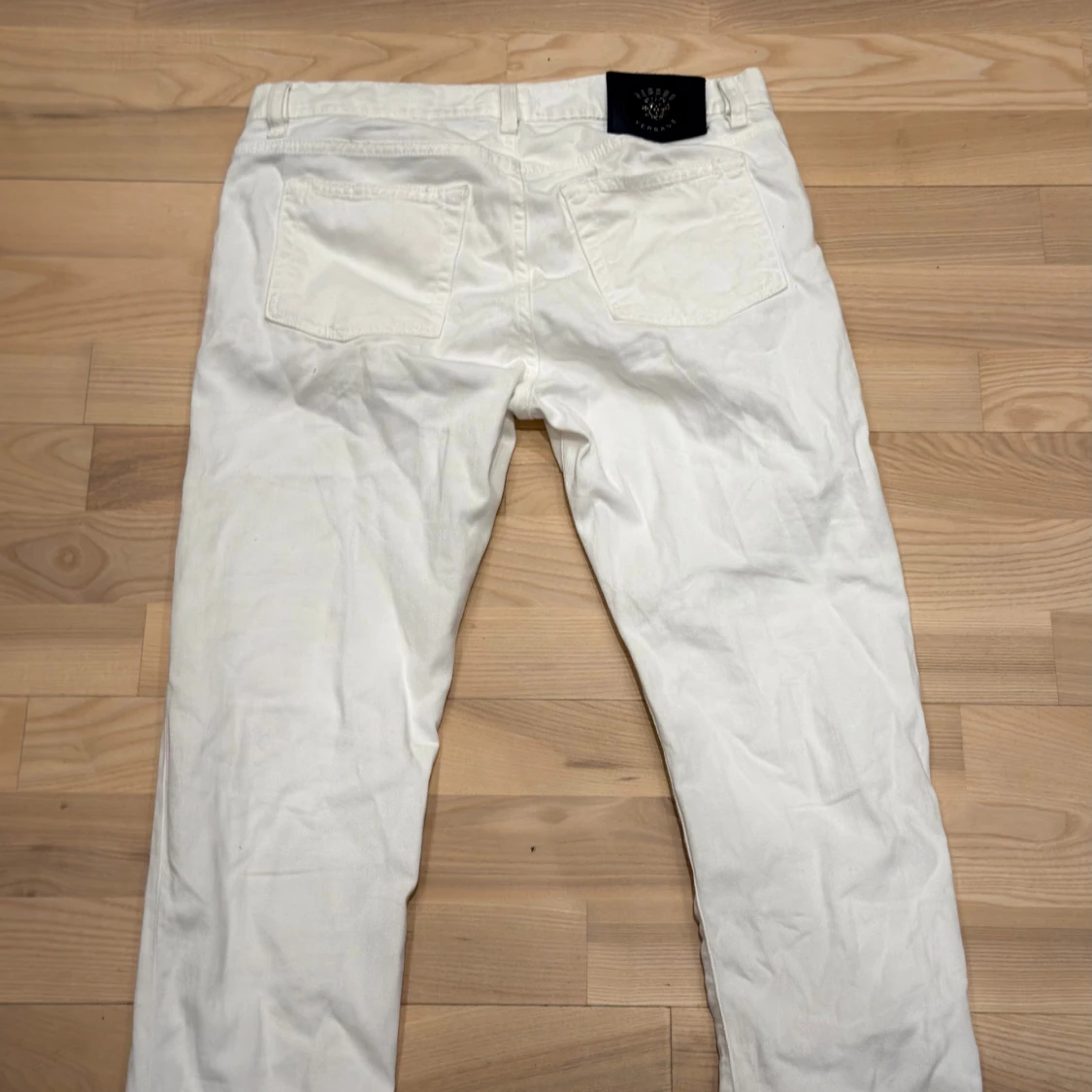 Vita jeans från Versus Versace - 1