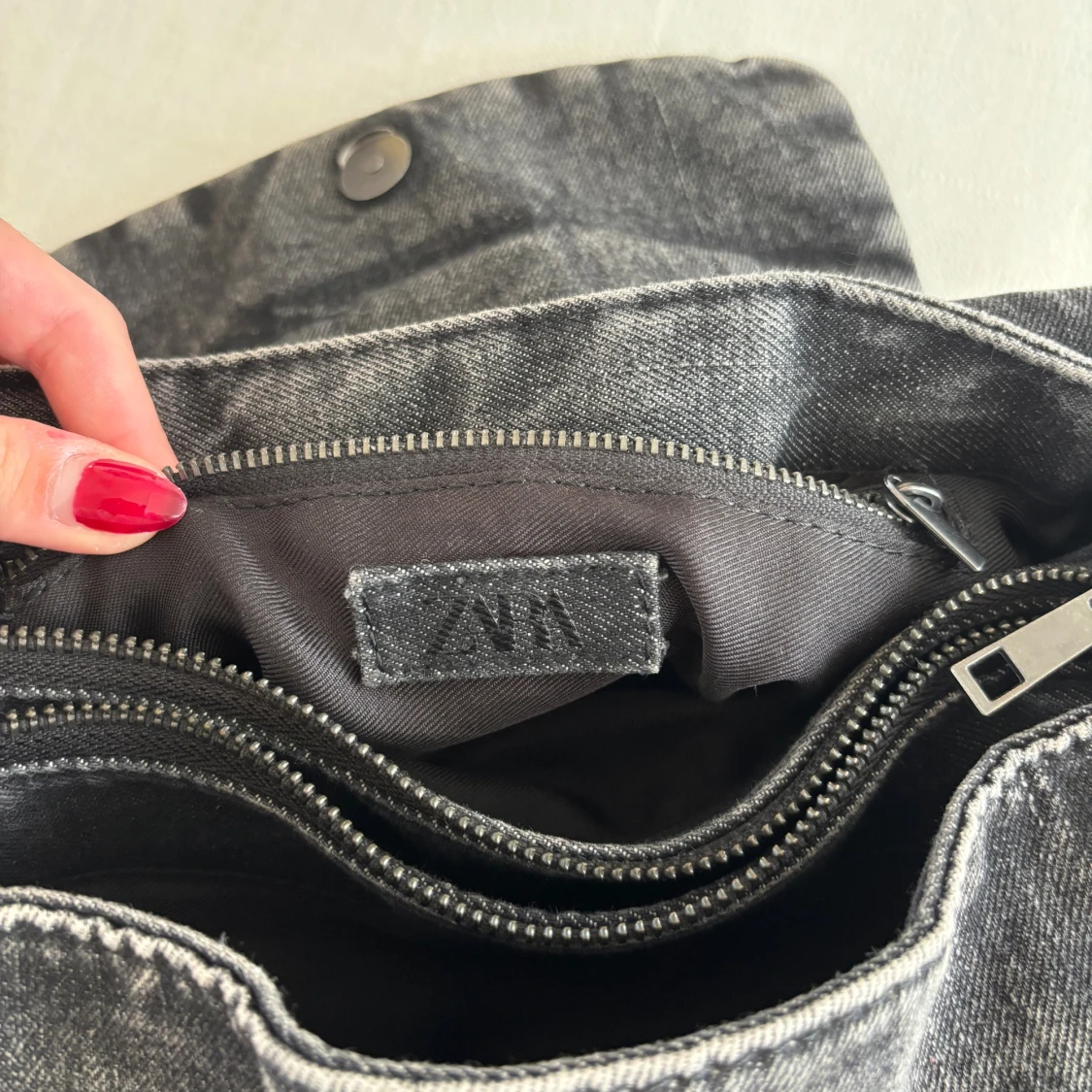 Grå axelväska i denim från Zara - 3