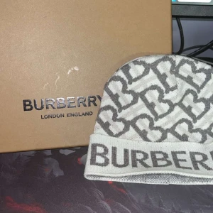 BB mössa - skit fin mössa leverans inom 12 timmar