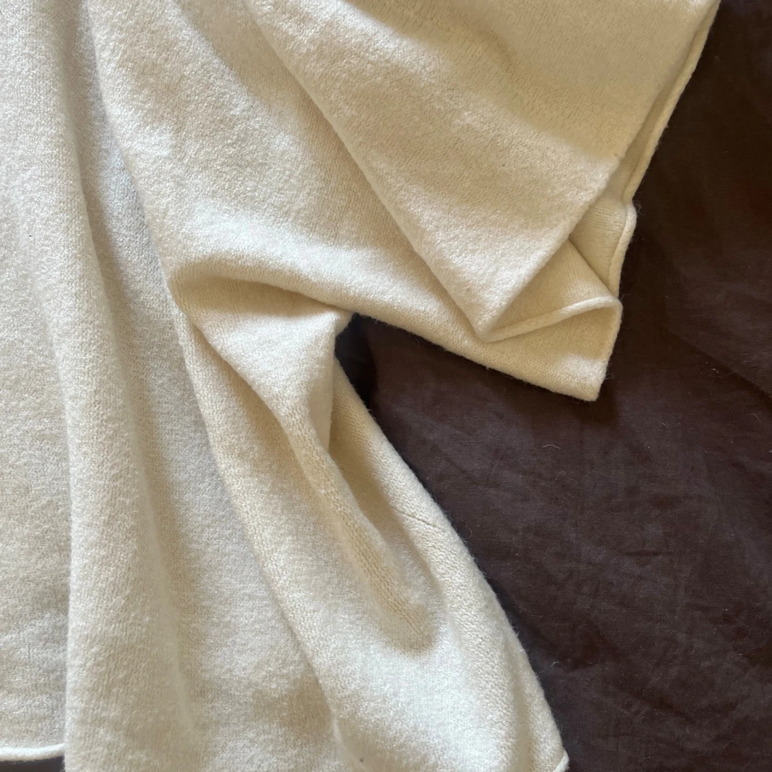 Beige offshoulder stickad topp - 2