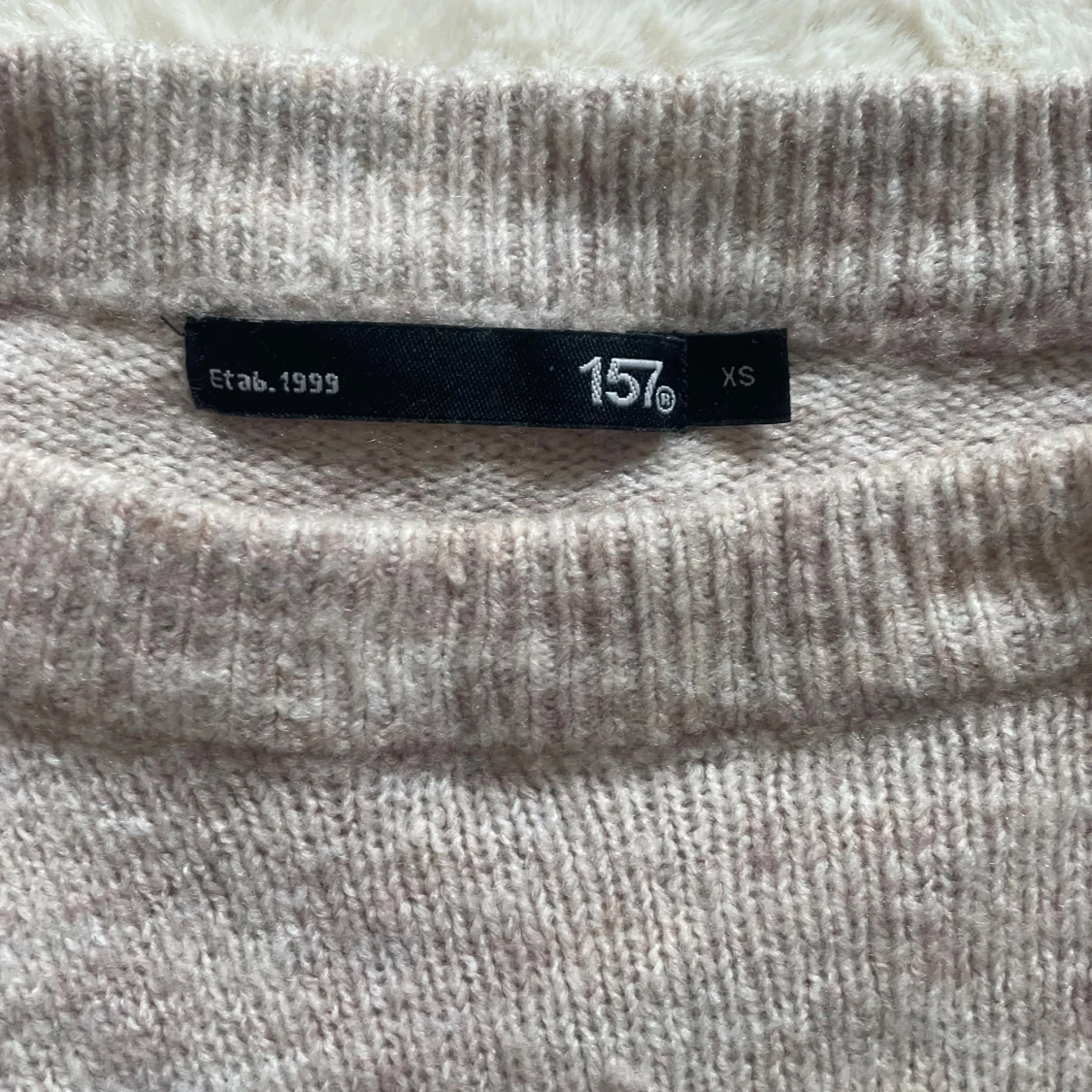 Beige stickad tröja - 1