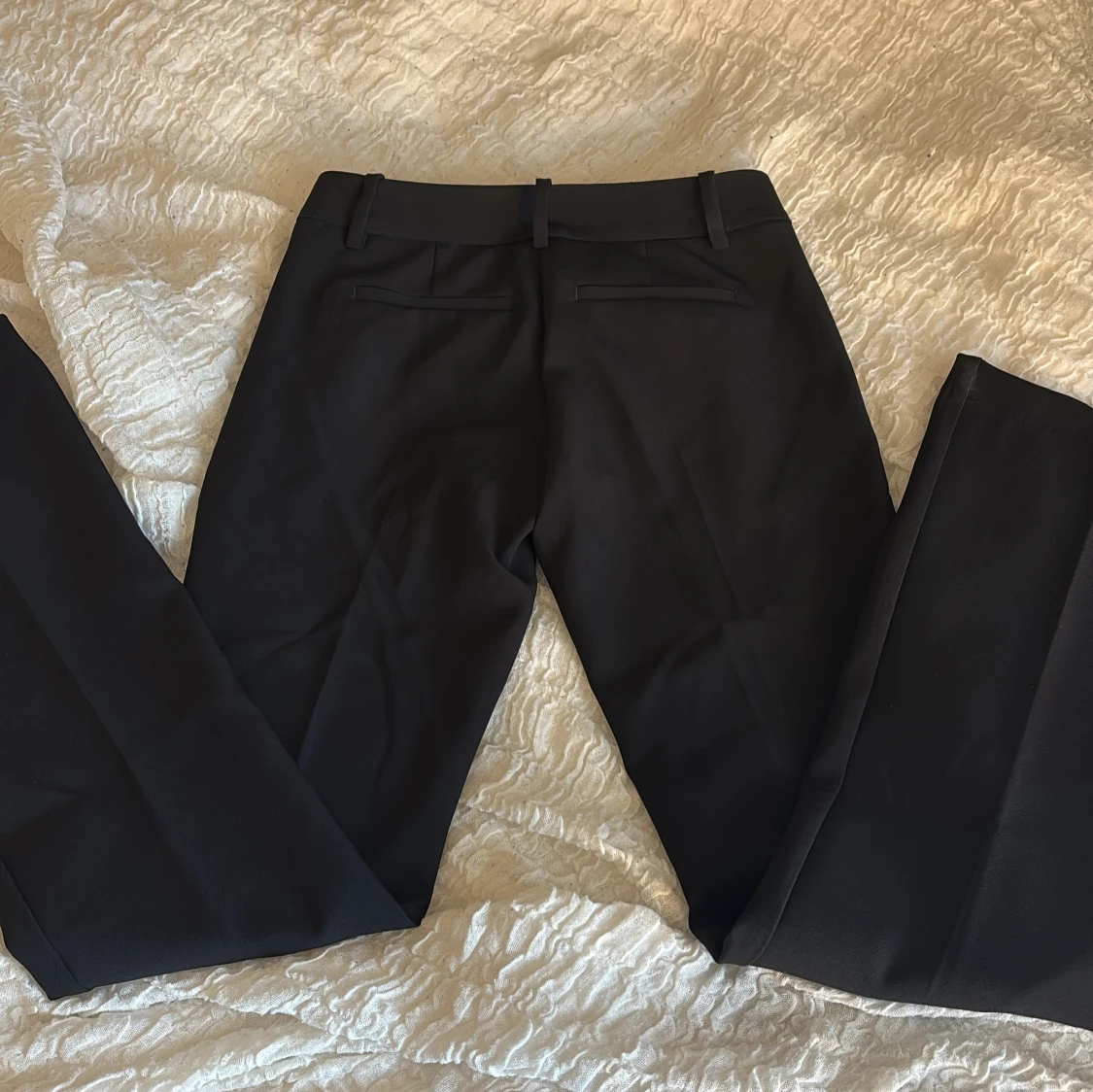 Svarta kostymbyxor med bootcut - 1