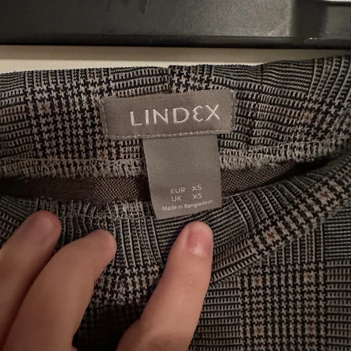 Rutmönstrade kostymbyxor från Lindex XS - 3