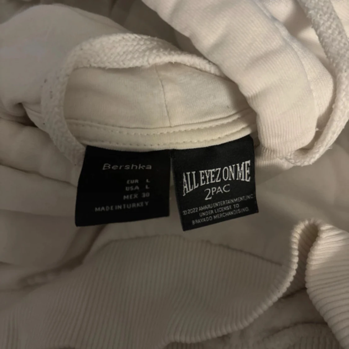 Vit Tupac hoodie från Bershka L - 1