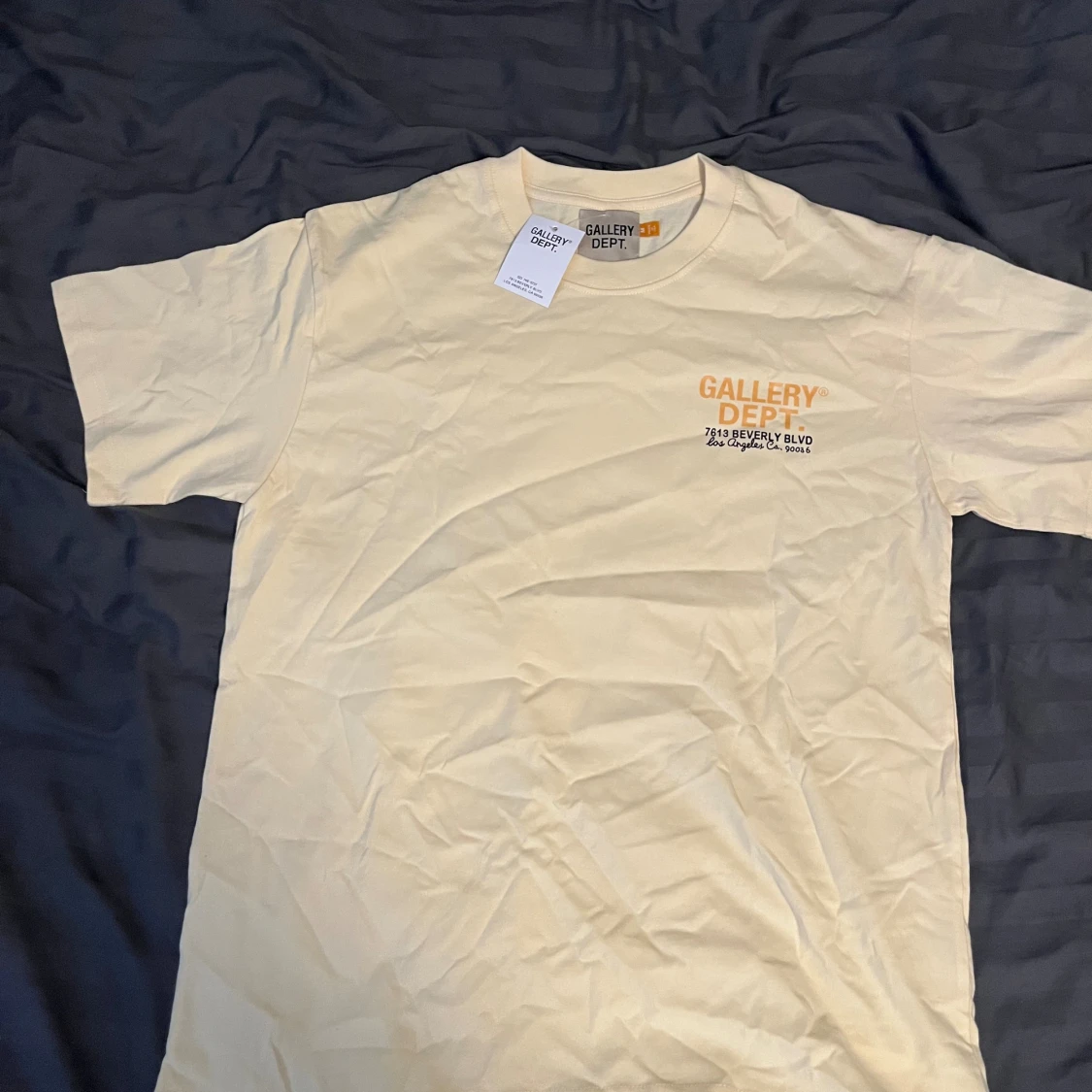 Beige t-shirt från Gallery Dept  - 1