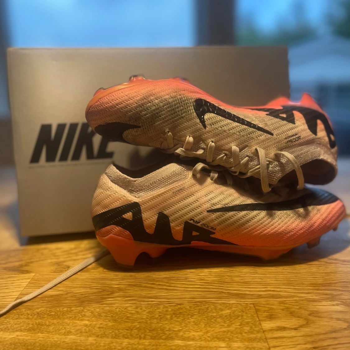 Nike Air Zoom fotbollsskor beige/rosa