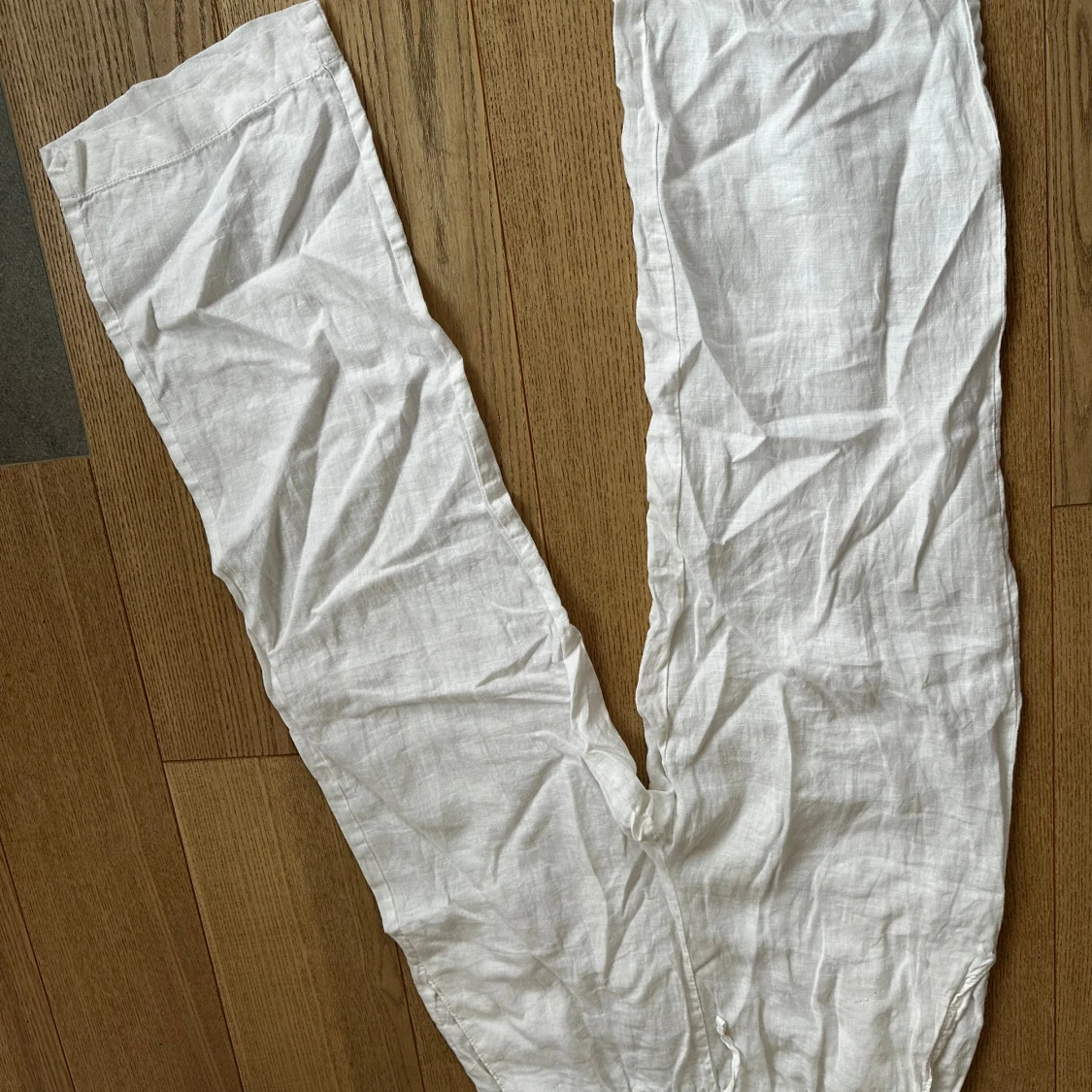 Vita linnebyxor med resårmidja