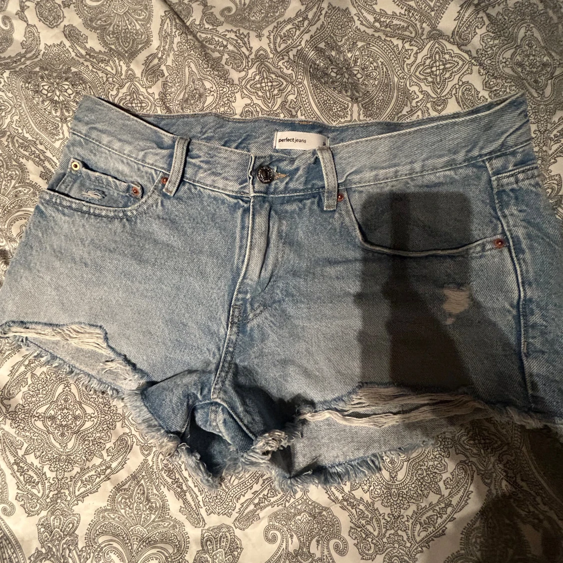 Lågmidjade jeansshorts
