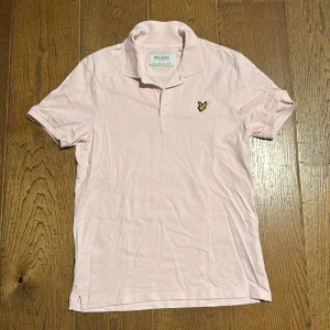 Lyle and Scott piké - Rosa Lyle and Scott piké