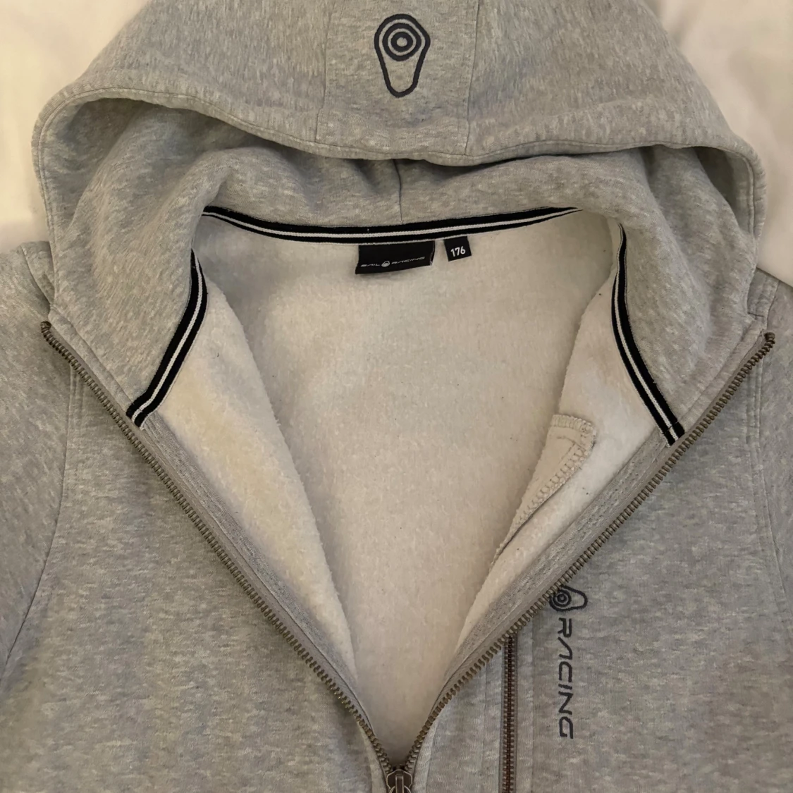Grå Sail Racing hoodie - 2