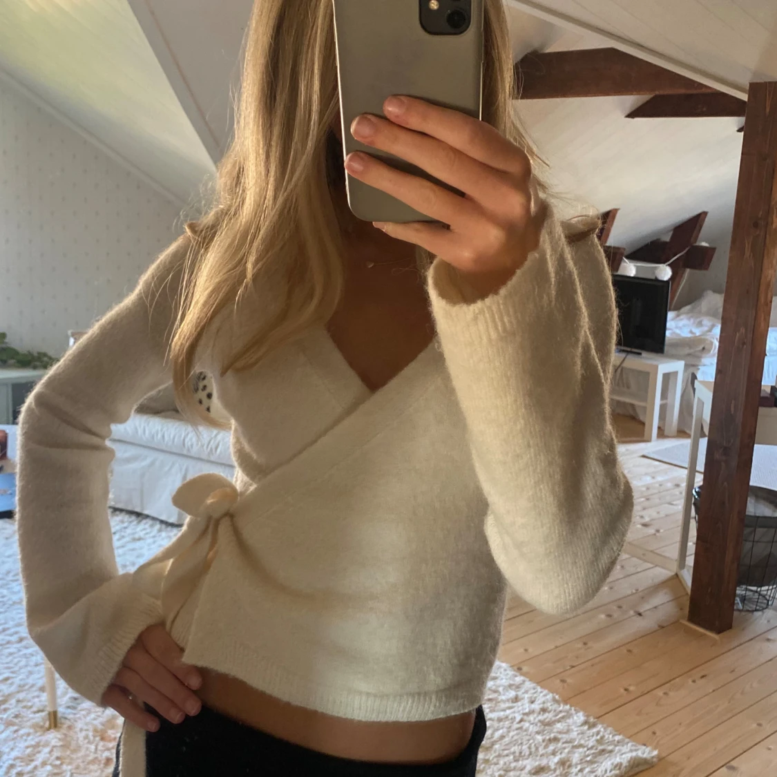 Stickad knyttröja - 1