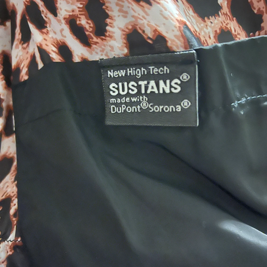 Svart pufferjacka med leopardfoder - 3