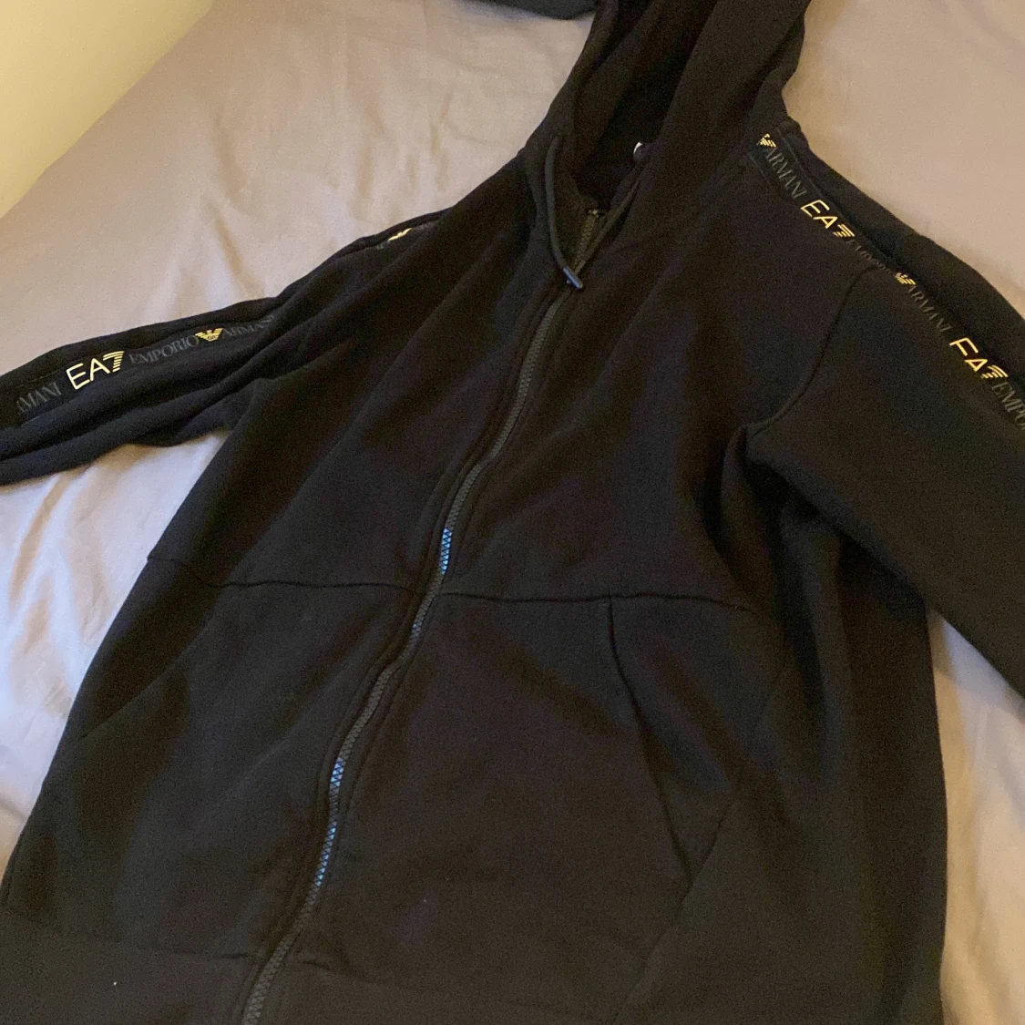 Svart EA7 hoodie med huva - 1