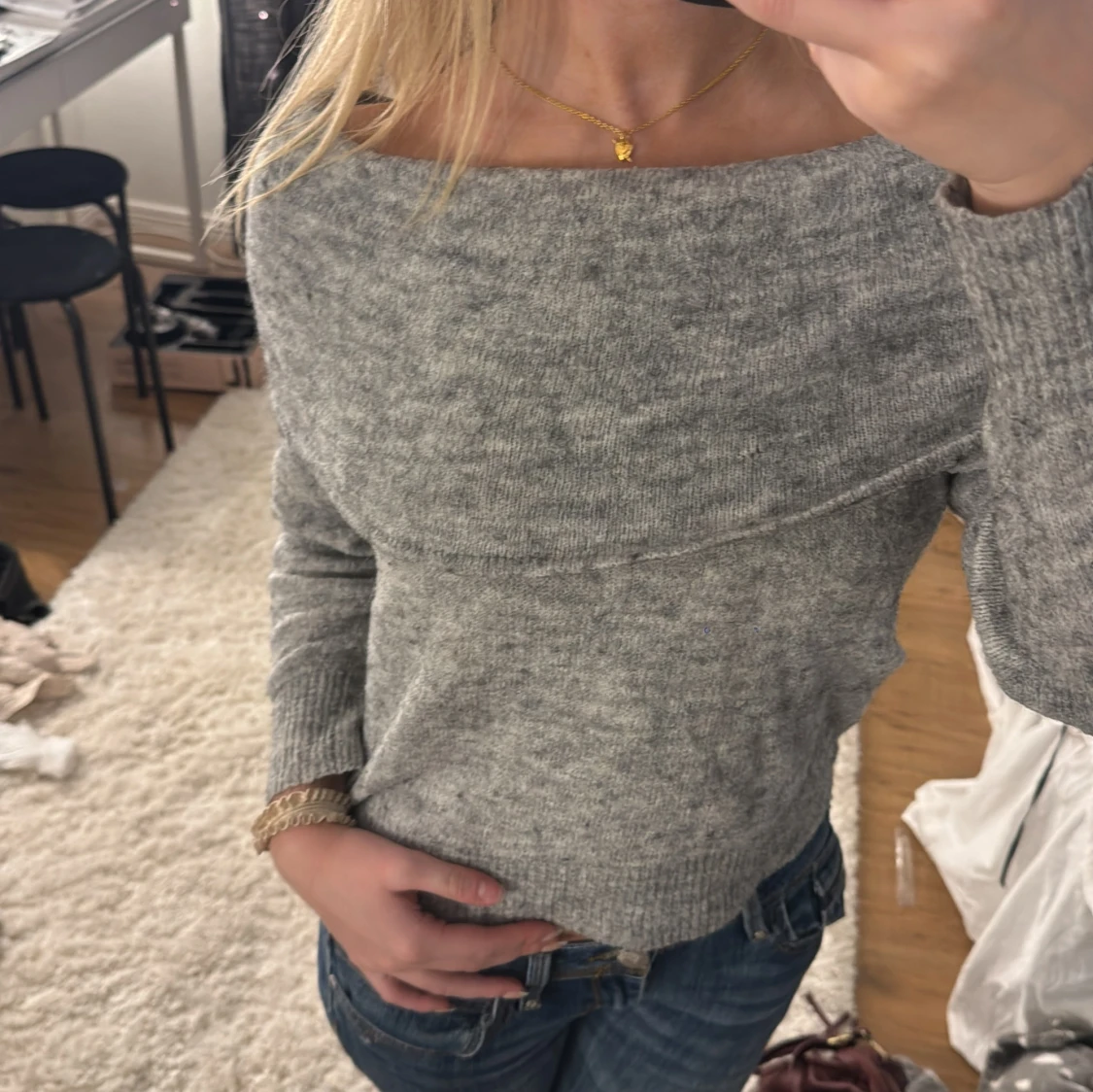 Stickad off-shoulder tröja  - 2