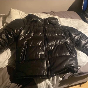 Moncler maya  - Inga defekter 