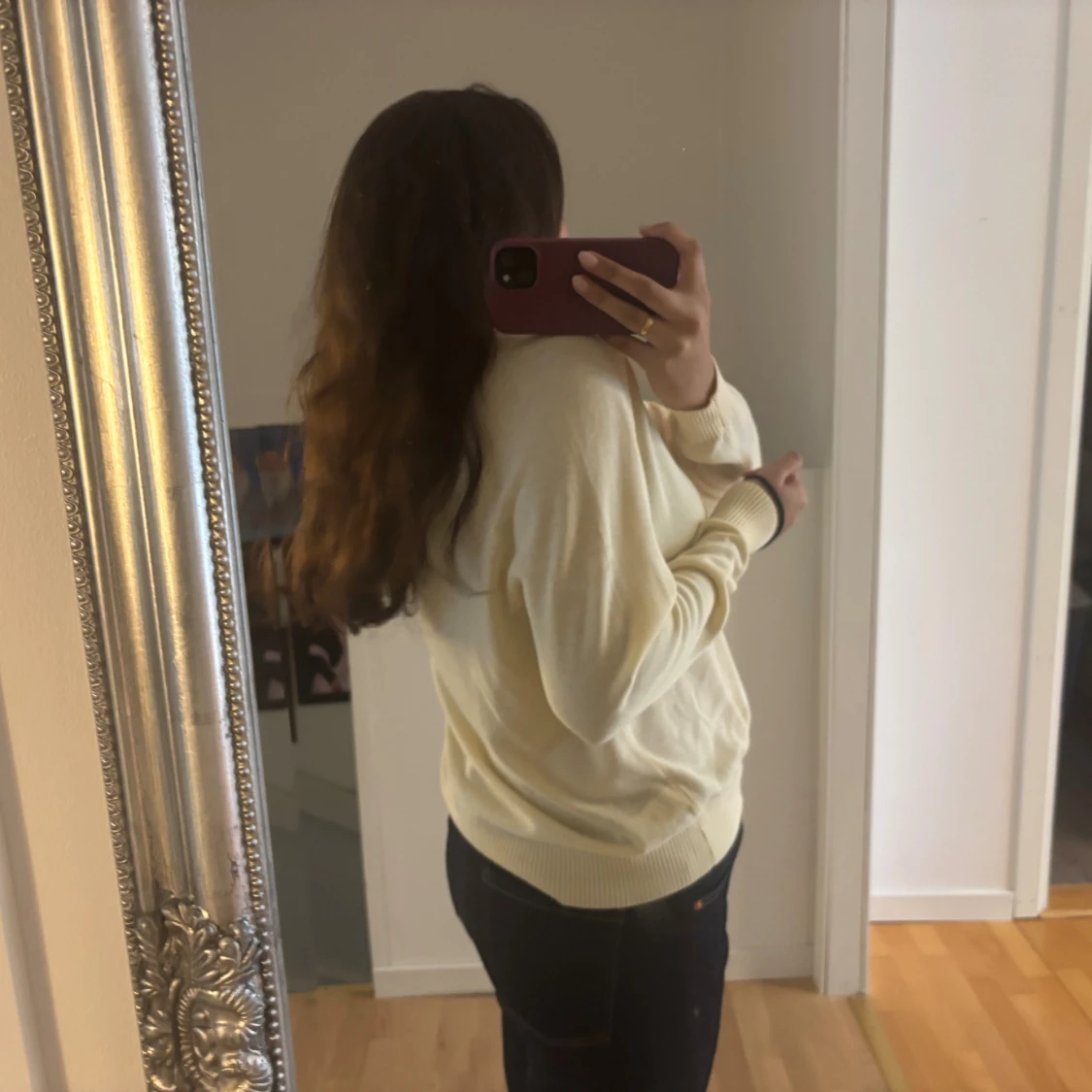 Ljusgul stickad tröja med knappar - 1