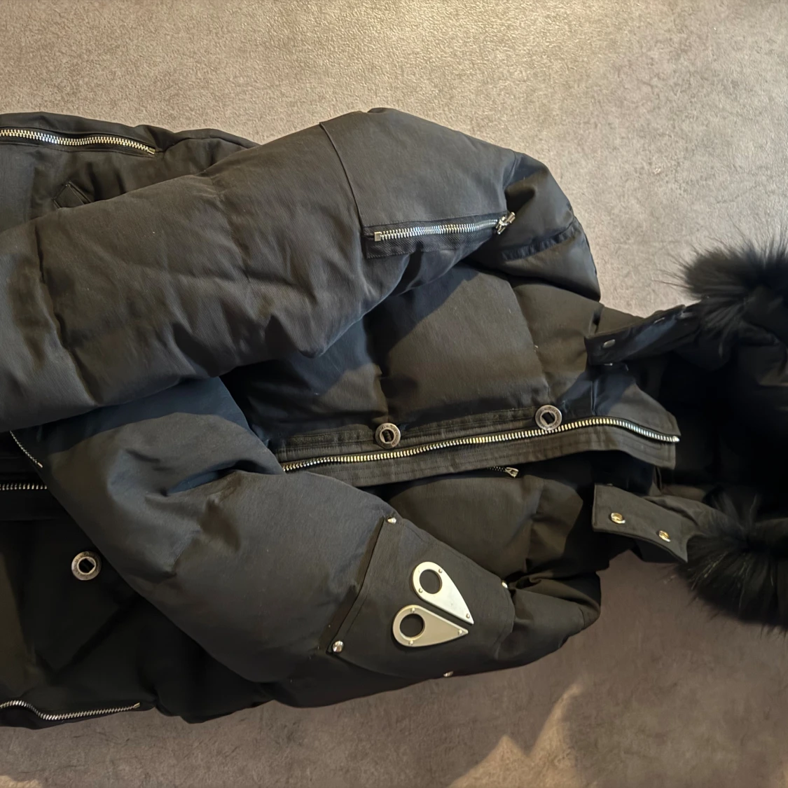 Svart dunjacka från Moose Knuckles - 2