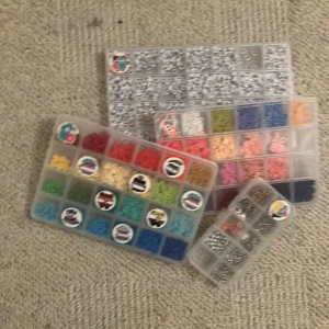 Pärlor  - Säljer pärlor! Ett pack för 18 alla för 45! Skriv vilken du vill ha!💖