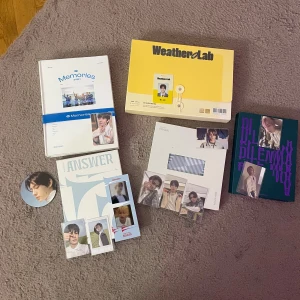 Enhypen - Säljer flera ENHYPEN-album med original photocard och extra bilder. Alla album är i fint skick, 180kr st på albumen, season greeting och memories dvd 650kr st. Om du vill köpa flera så kan du få de billigare, kom privat om du är intresserad!!