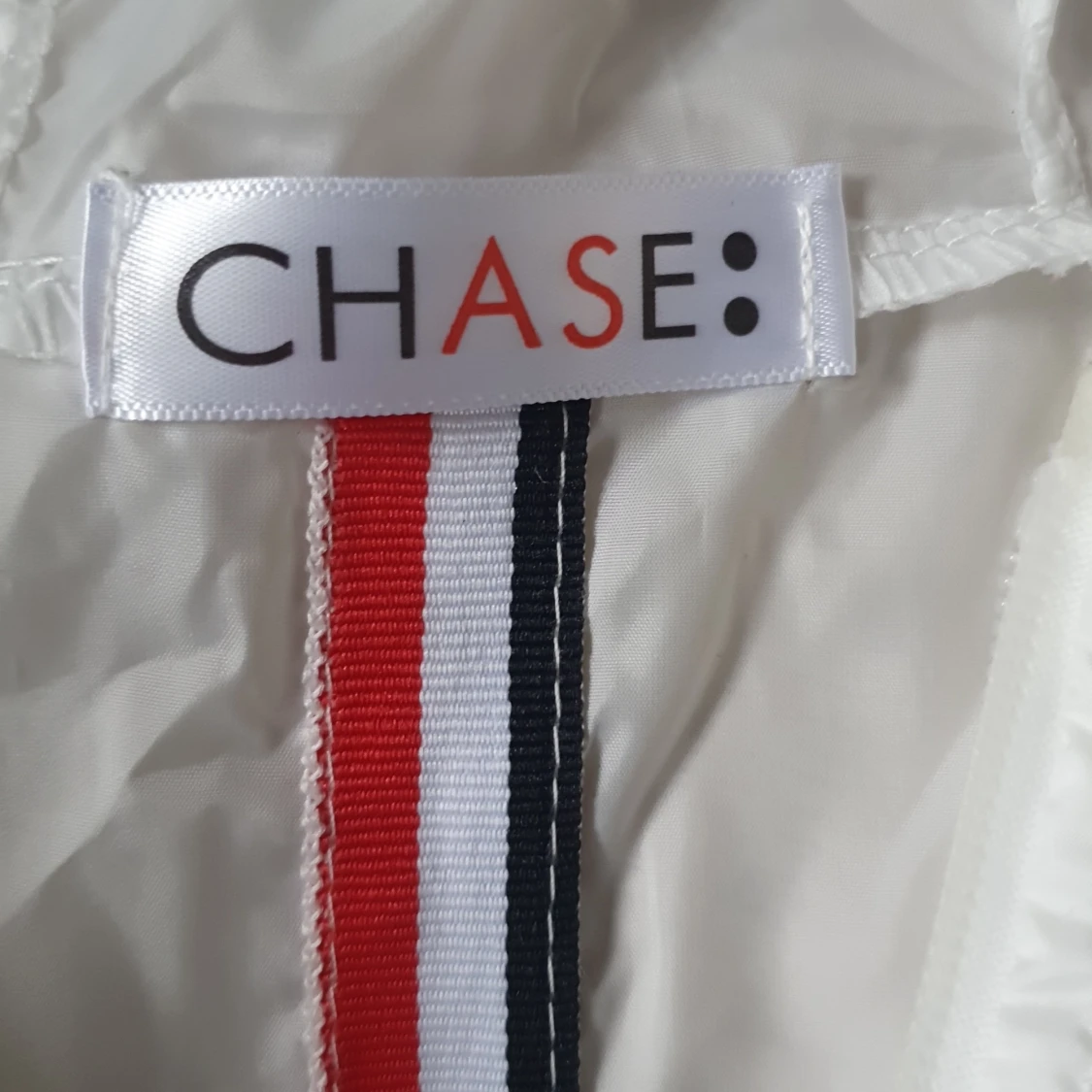 Vit vindjacka från chase med huva - 2