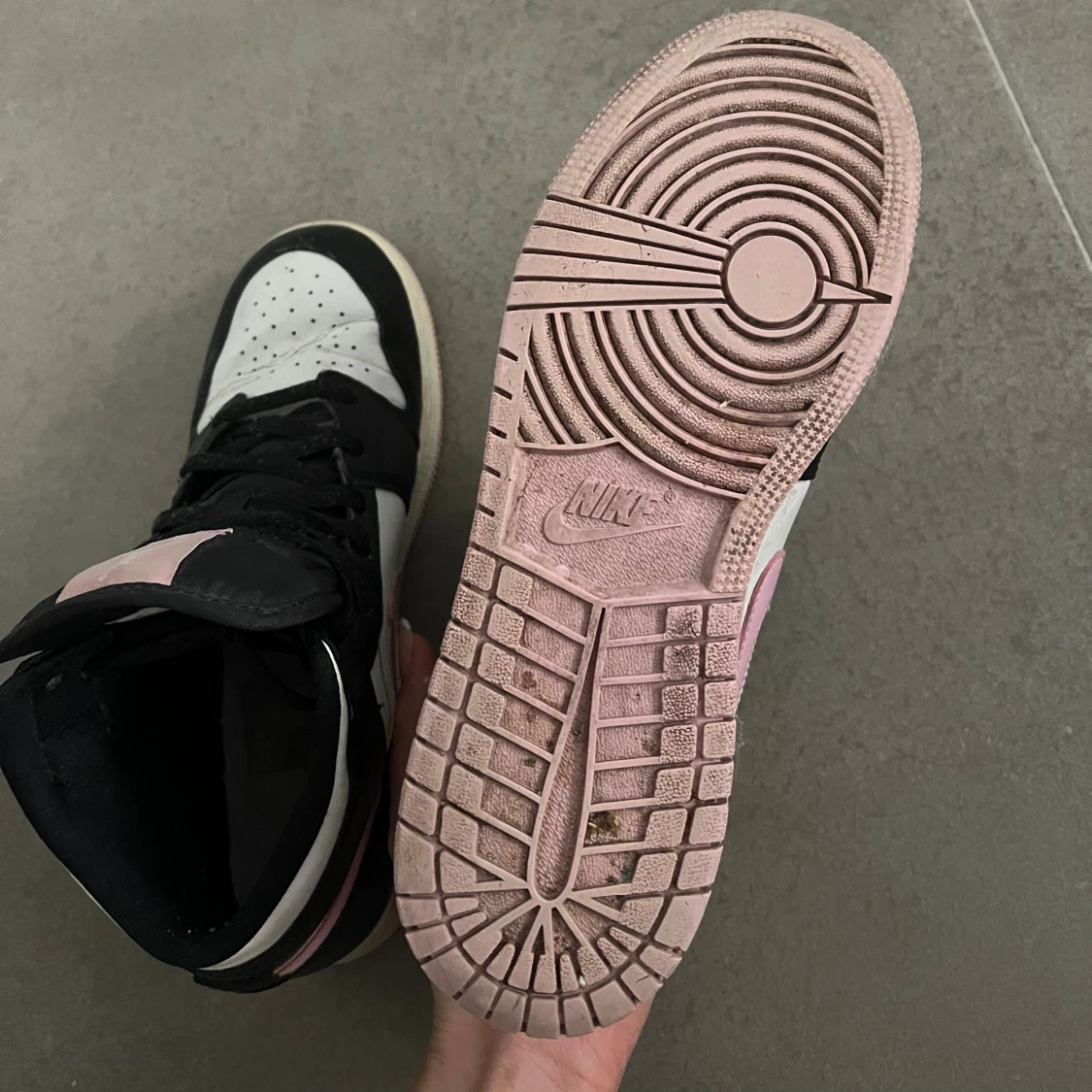 Nike Air Jordan 1 svart/vit/rosa - 1