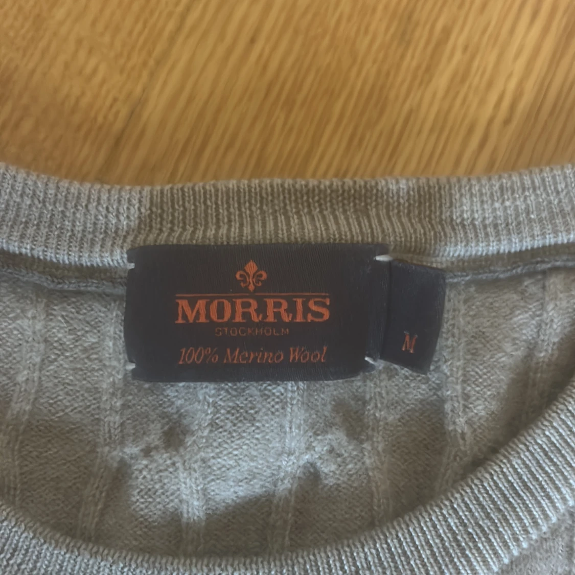 Beige kabelstickad tröja Morris i storlek m men passar s/xs - 3