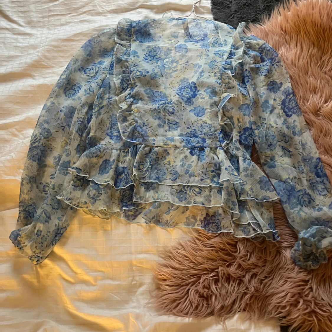 Blommig volangklänning från MNG - 3