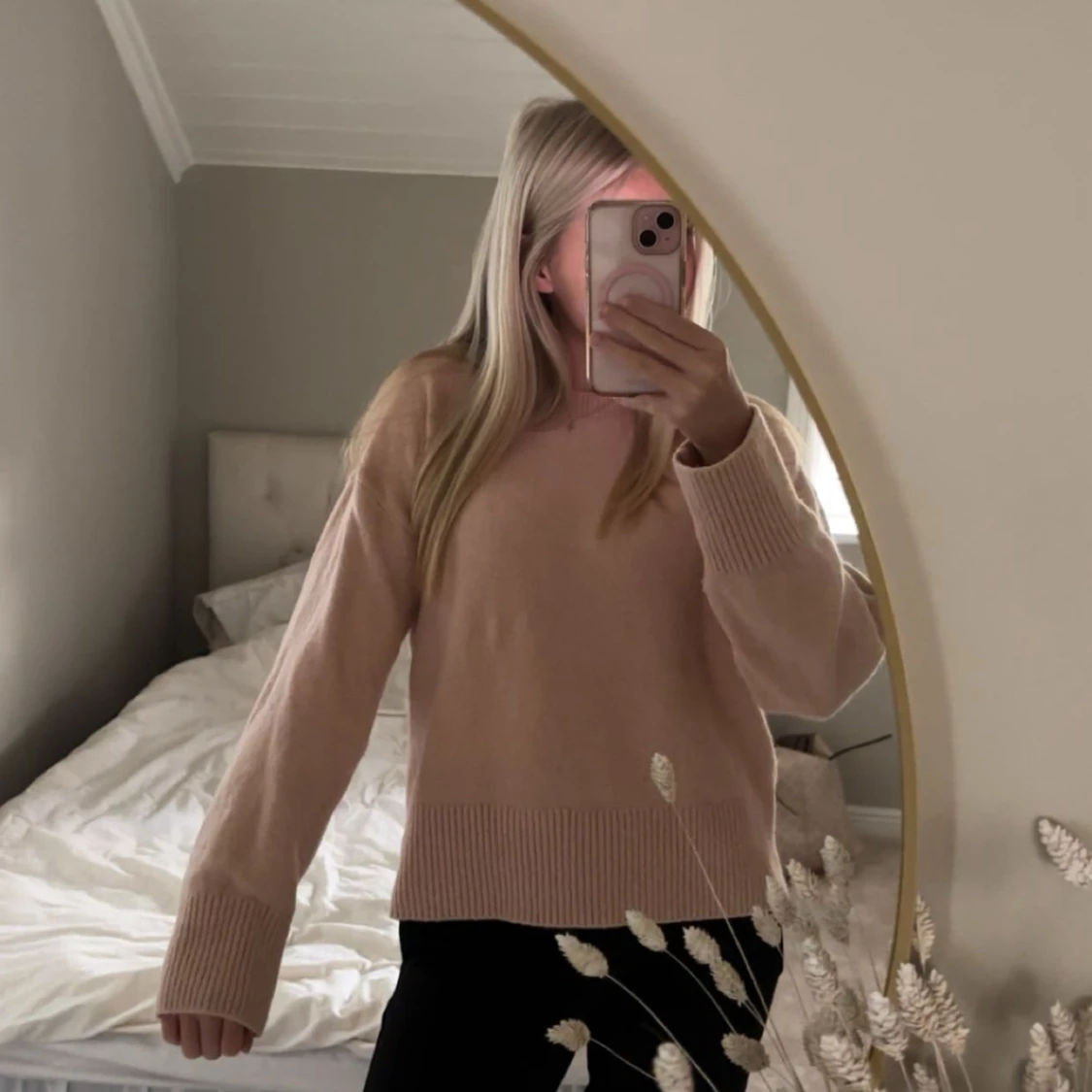 Rosa/beige stickad tröja med breda muddar