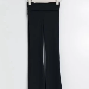 Yoga pants  - Svarta low waist yoga pants från Gina tricot. 