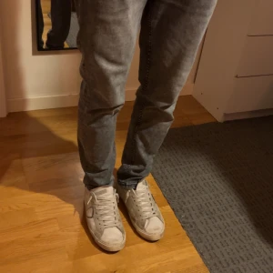 Phillipe model  - Skick: 7/10. Liten defekt vid sidan på högerskon. Pris kan diskuteras vid snabb affär. Låda och dustbag medföljer. 