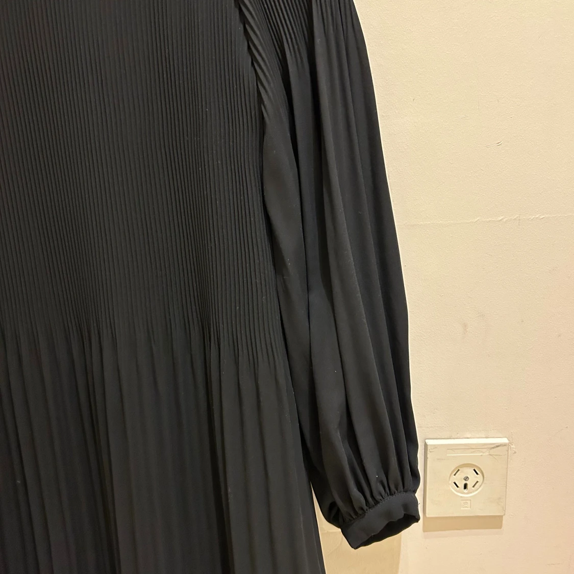  Ny supersnygg Svart plisserad klänning Cathrine Hammel - 2